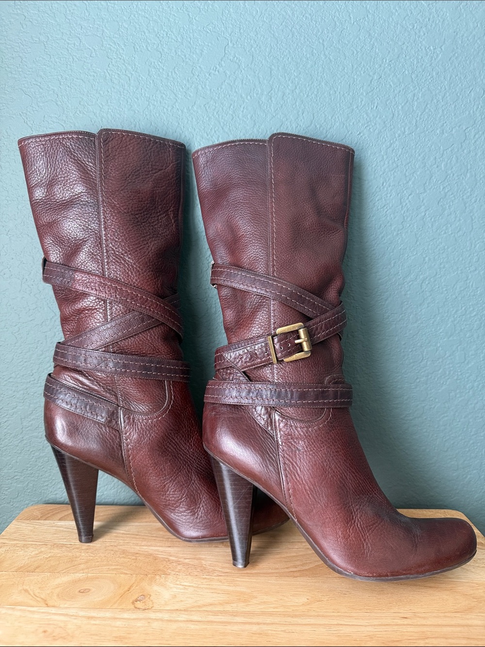 BCBGirls Brown Leather Knee High Wrap Strap Heeled Boots Sz 9